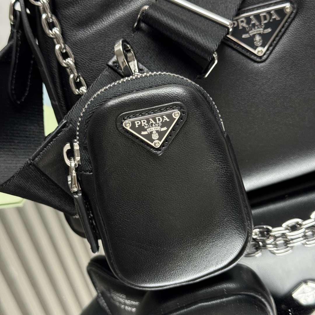 Prada 프라다 Re-Edition 2005 램스킨 3-in-1 숄더백 블랙 실버 하드웨어 7