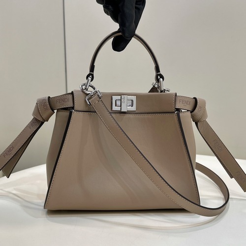 FENDI Peekaboo Iconic Small 펜디 피카부 아이코닉 스몰 23cm