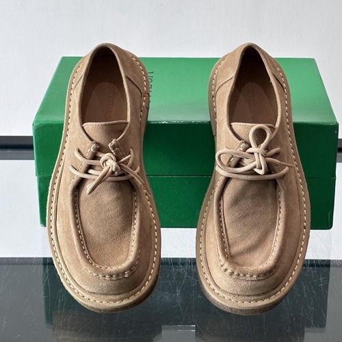 Bottega Veneta Intrecciato Suede Derby Shoes 보테가 베네타 인트레치아토 스웨이드 남녀공용 더비 슈즈 베이지