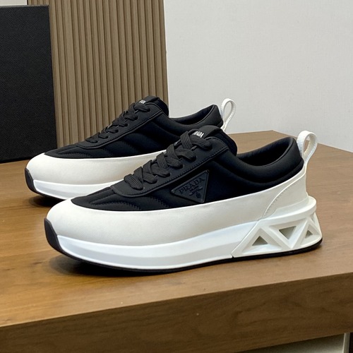 Prada Men’s Leather Panel Low Sneakers 프라다 남성 가죽 패널 로우 스니커즈 블랙