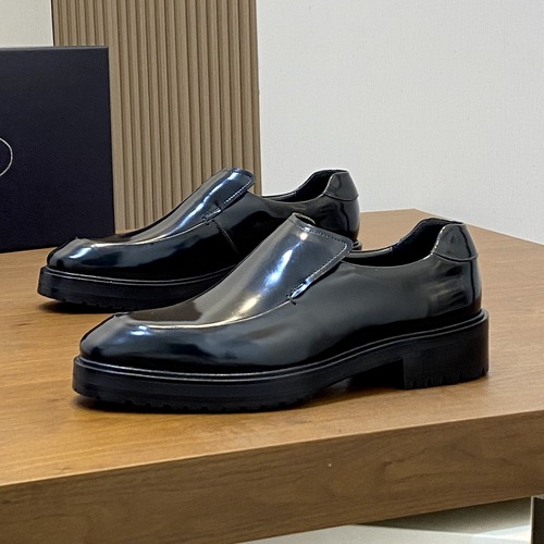 Prada Brushed Leather Loafers 프라다 브러시드 레더 로퍼 (남성 블랙 정장 로퍼)