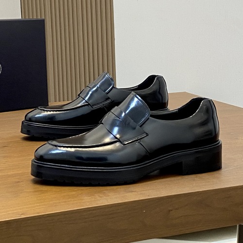 Prada Brushed Leather Penny Loafers 프라다 브러시드 레더 페니 로퍼 남성 정장 구두 블랙