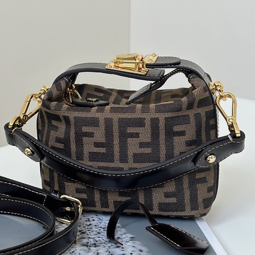 Fendi 펜디 FF 로고 미니 박스 크로스백