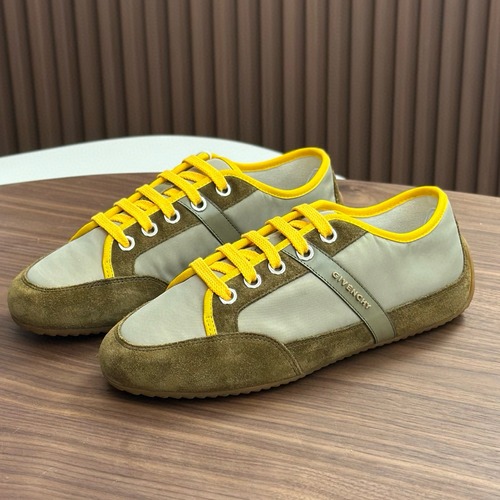 GIVENCHY 지방시 남성 스니커즈