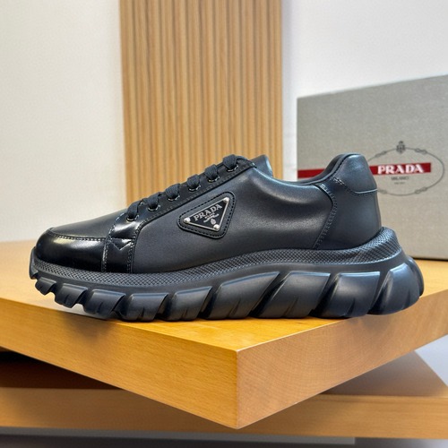 PRADA 프라다 남성 하이엔드 레더 러닝 스니커즈