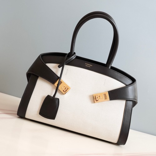 FERRAGAMO 페레가모 FW2023 HUG 나파 가죽 토트백