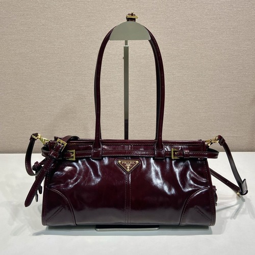 PRADA 프라다 FW2023 오일 가죽 클래식 핸드백