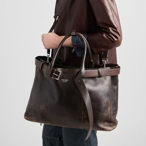 PRADA 프라다 FW2023 인조 가죽 대형 토트백