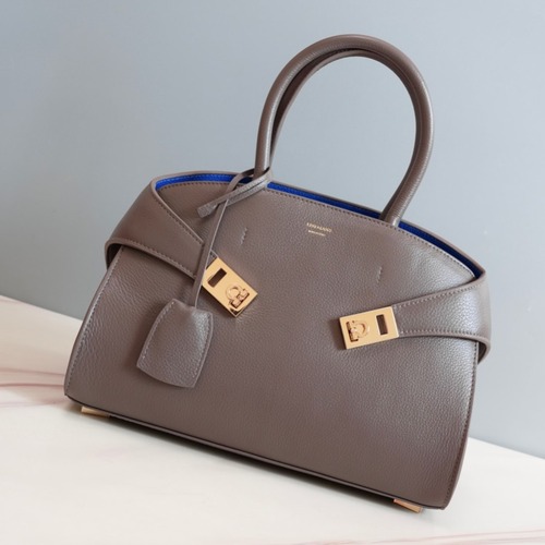 FERRAGAMO 페레가모 FW2023 HUG 나파 가죽 토트백