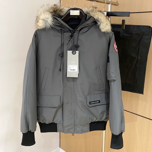 CANADA GOOSE 캐나다구스 FW2025 한정판 숏 다운 재킷