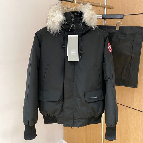 CANADA GOOSE 캐나다구스 FW2025 늑대털 후드 다운 재킷