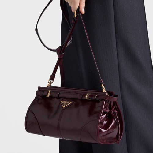 PRADA 프라다 FW2023 유광 가죽 숄더백