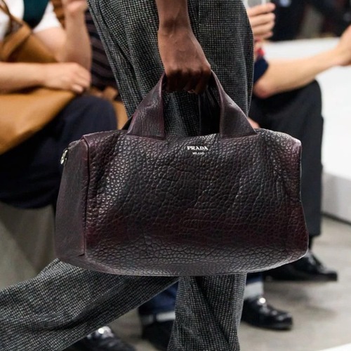 PRADA 프라다 FW2023 나파 가죽 토트백