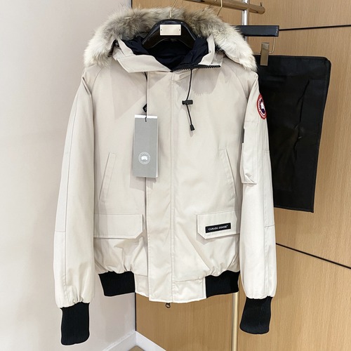 CANADA GOOSE 캐나다구스 FW2025 한정판 단기 파카