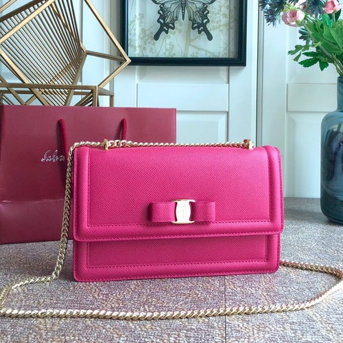 FERRAGAMO 페라가모 바라(Vara) 보우 플랩 숄더백 라지 21G462