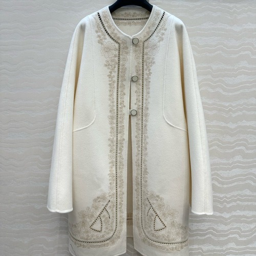 Hermes 플라워 자수 롱 니트 코트