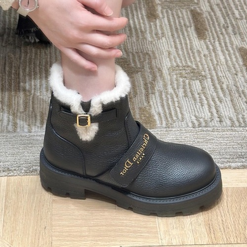 DIOR 디올 양털 부츠 아이보리