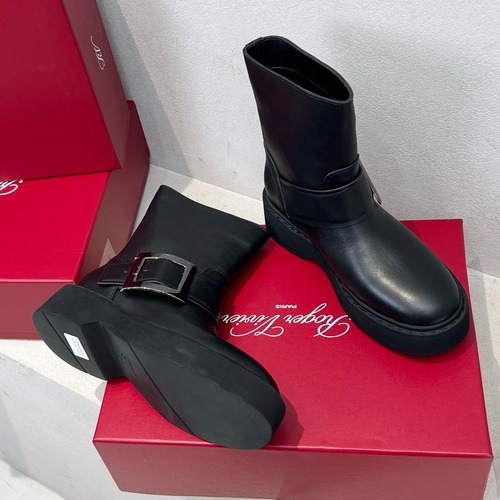 Roger Vivier 로저 비비에 Roger Vivier 로저 비비에 메탈 버클 플랫폼 앵클부츠