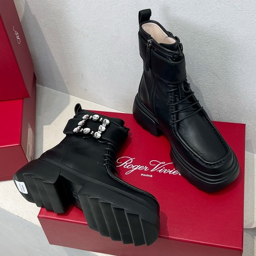 Roger Vivier 로저 비비에 Roger Vivier 로저 비비에 벨트 버클 플랫폼 앵클부츠