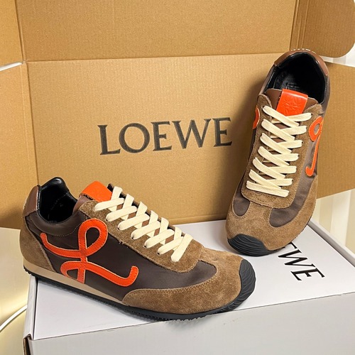 Loewe 로에베 발레트 러너 스니커즈