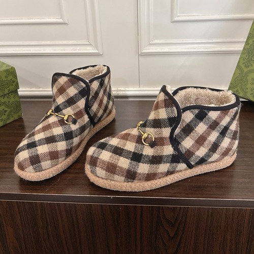 Gucci 구찌 GG 울 퍼 안감 비트 앵클 부츠