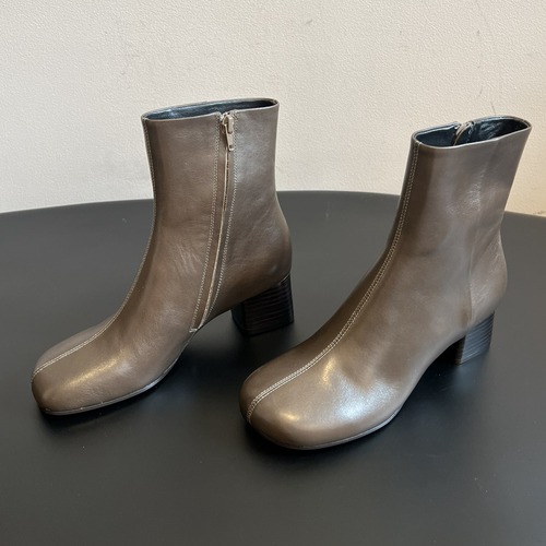 LEMAIRE 르메르 스퀘어토 레더 앵클부츠