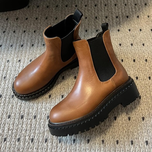 PRADA 프라다 러버솔 첼시 부츠