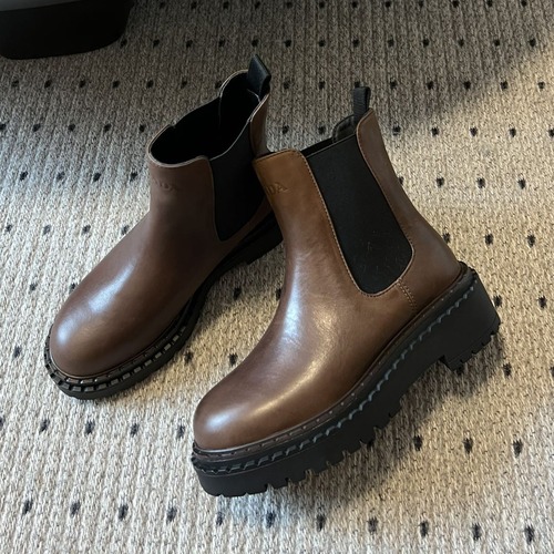 PRADA 프라다 러버솔 첼시 부츠