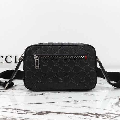 Gucci 구찌 GG 엠보싱 레더 크로스백 블랙 실버 하드웨어 850242 23cm