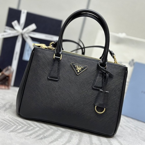 Prada 프라다 1BA863 사피아노 레더 미디엄 토트백 블랙 골드