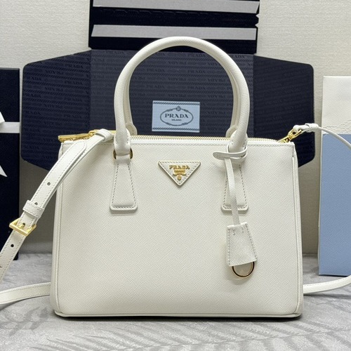 Prada 프라다 1BA863 사피아노 레더 미디엄 토트백 블랙 골드