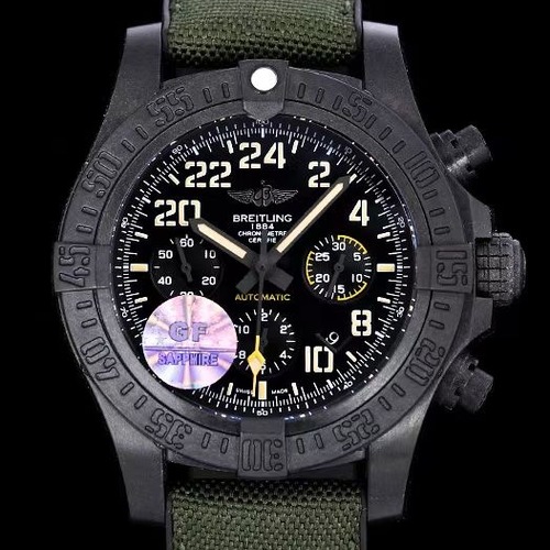 BREITLING Avenger Hurricane Chronograph 45 브라이틀링 어벤저 허리케인 크로노그래프 45mm