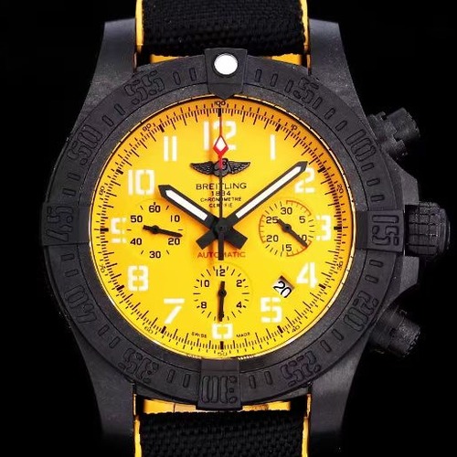 BREITLING Avenger Hurricane Chronograph 45 브라이틀링 어벤저 허리케인 크로노그래프 45mm 옐로우