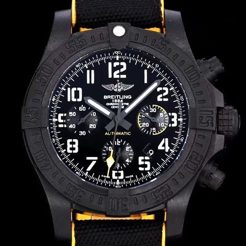 BREITLING Avenger Hurricane Chronograph 45 브라이틀링 어벤저 허리케인 크로노그래프 45mm 블랙
