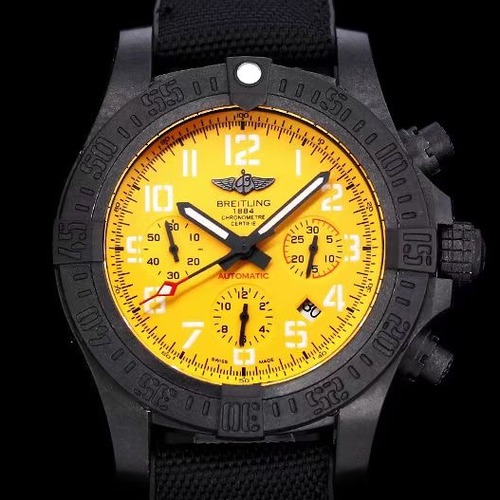 BREITLING Avenger Hurricane Chronograph 45 브라이틀링 어벤저 허리케인 크로노그래프 45mm 옐로우