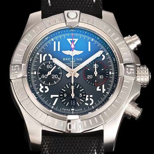 Breitling Avenger B01 Chronograph 45 브라이틀링 어벤저 B01 크로노그래프 45 블랙