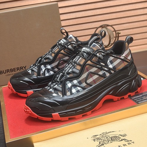 Burberry 버버리 남성 체크 블랙 러너 스니커즈