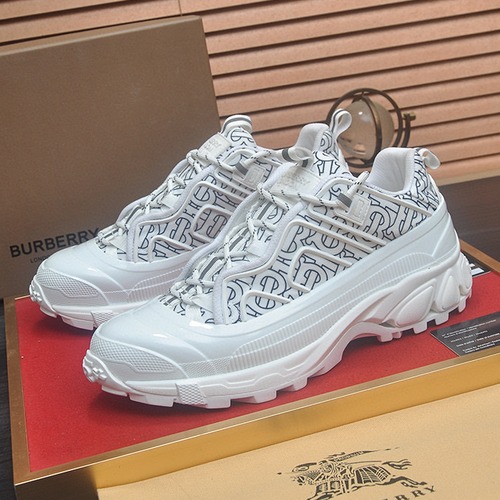 Burberry 버버리 남성 체크 블랙 러너 스니커즈