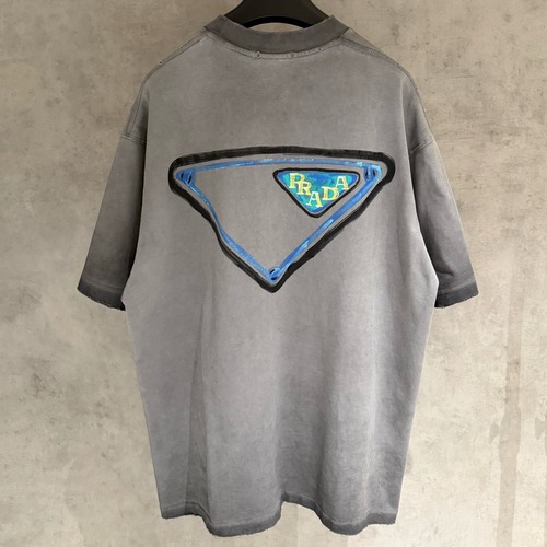PRADA 프라다 FW2023 핸드 페인팅 티셔츠 그레이