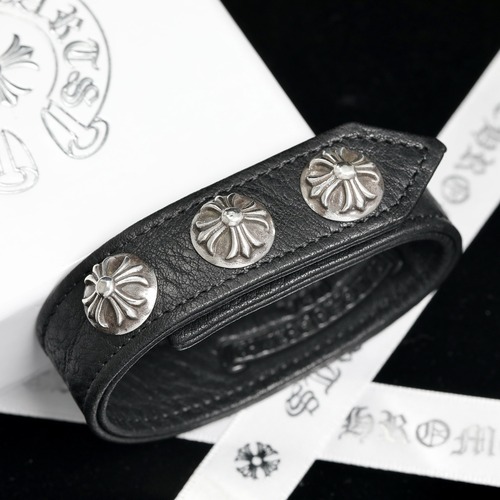 Chrome Hearts Cross Round Stud Leather Bracelet 크롬하츠 크로스 라운드 스터드 레더 브레이슬릿