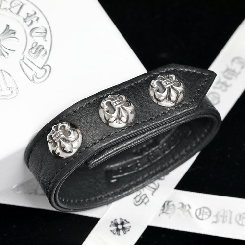 Chrome Hearts Fleur-de-Lis Round Stud Leather Bracelet 크롬하츠 플뢰르 드 리스 라운드 스터드 레더 브레이슬릿