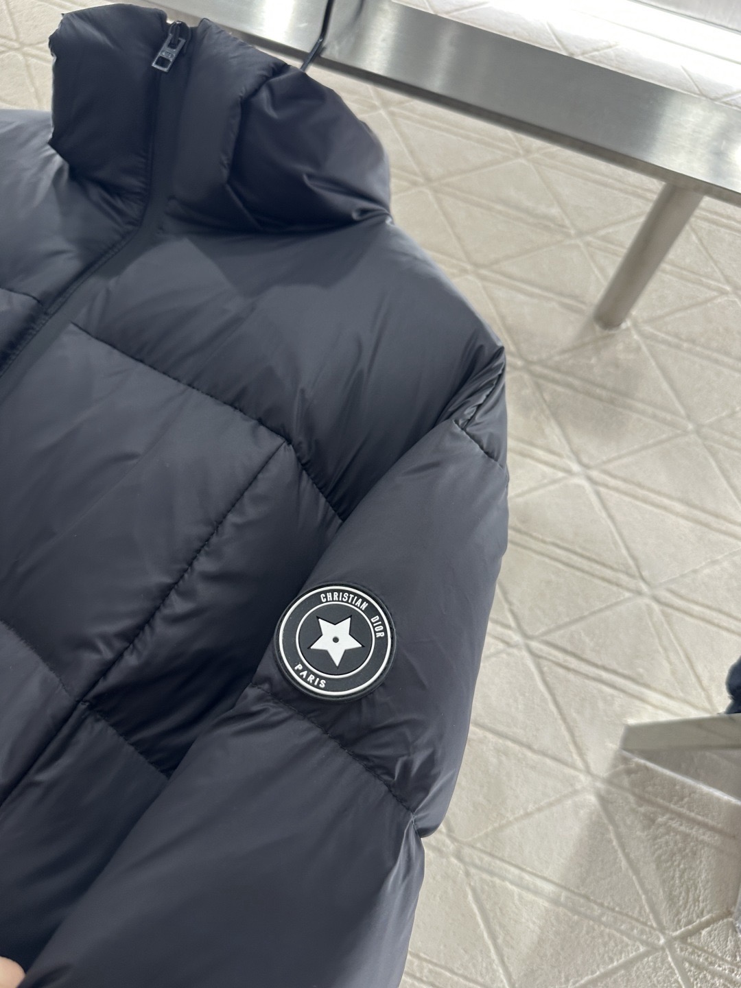 Dior 디오 탈부착 후드 벨트 다운 점퍼 13