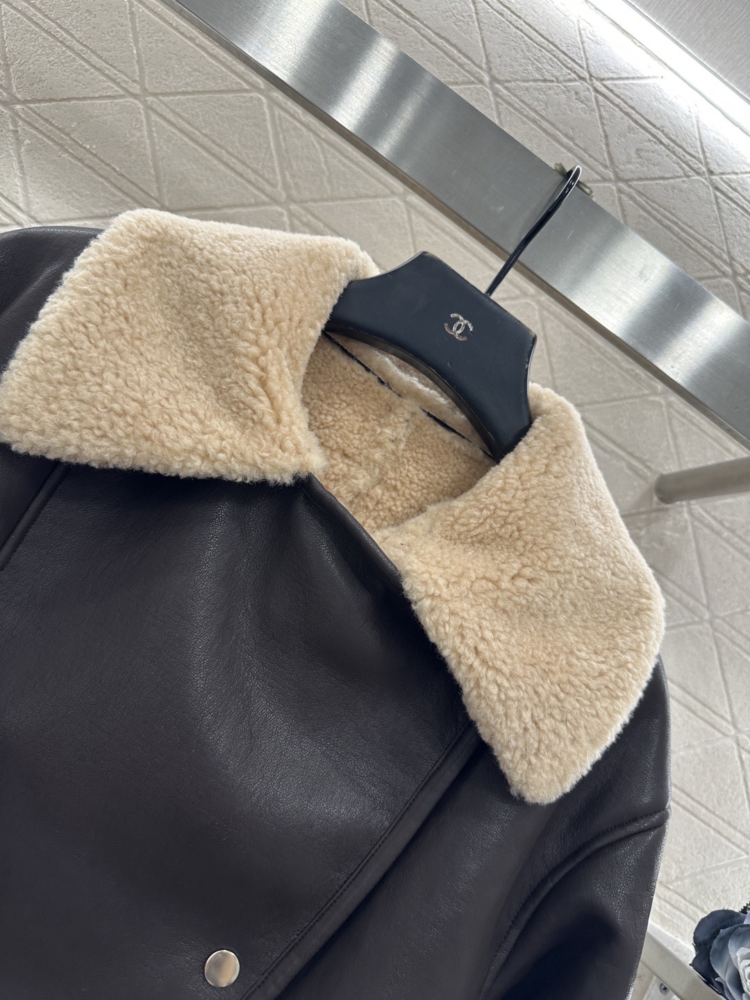 Loewe 로에베 에코 무톤 양털 라이더 자켓 25