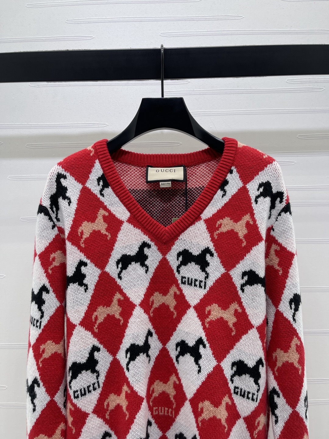 Gucci 구찌 V넥 하운드 체크 자카드 니트 12