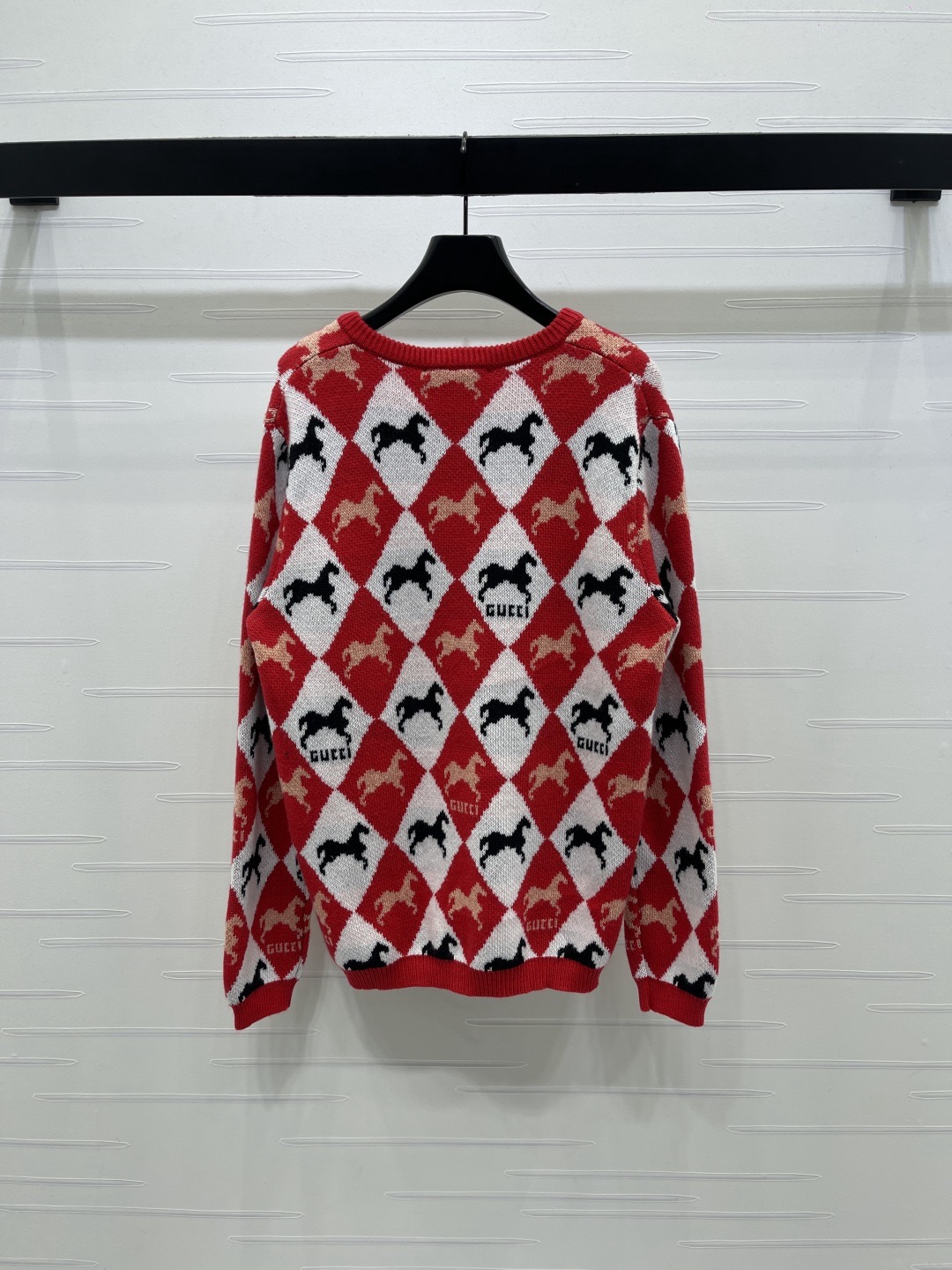 Gucci 구찌 V넥 하운드 체크 자카드 니트 16