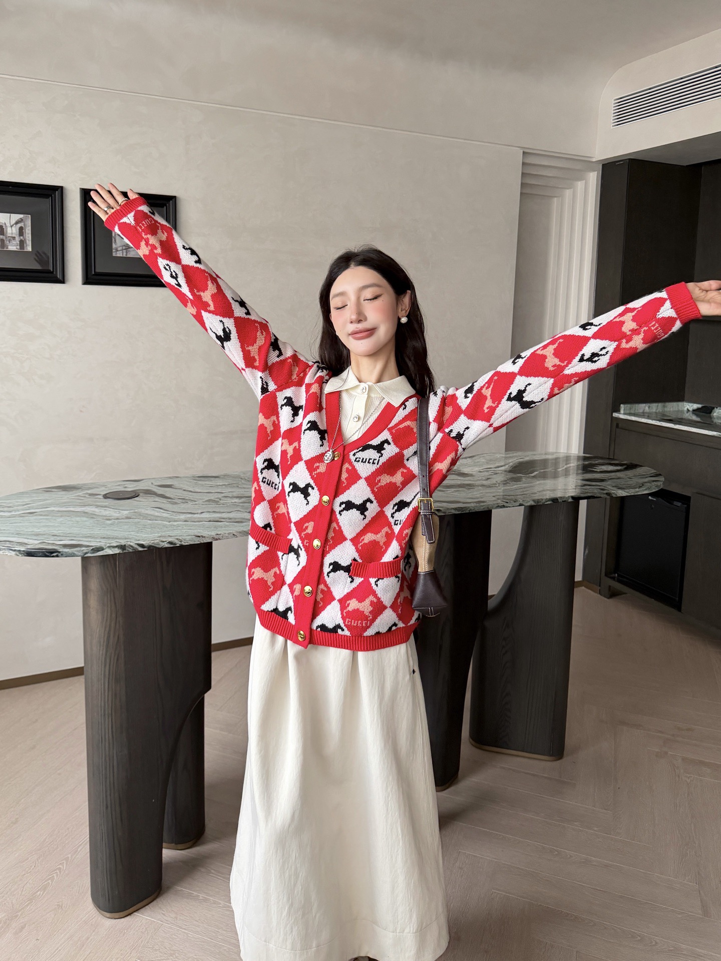 Gucci 구찌 마상 아가일 V넥 니트 가디건 1