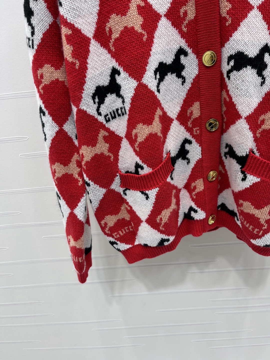 Gucci 구찌 마상 아가일 V넥 니트 가디건 16