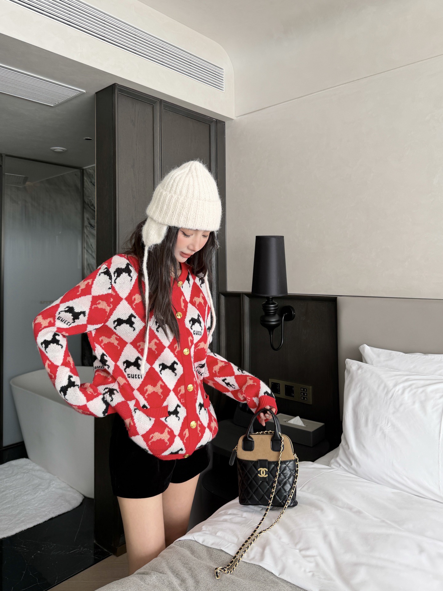 Gucci 구찌 마상 아가일 라운드넥 니트 가디건 4