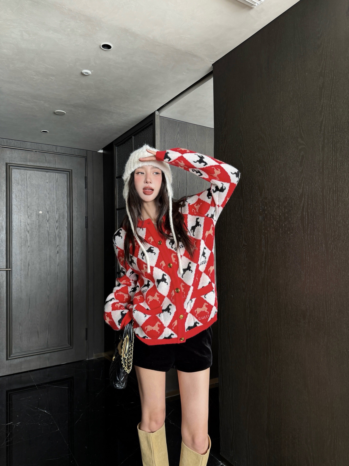 Gucci 구찌 마상 아가일 라운드넥 니트 가디건 8