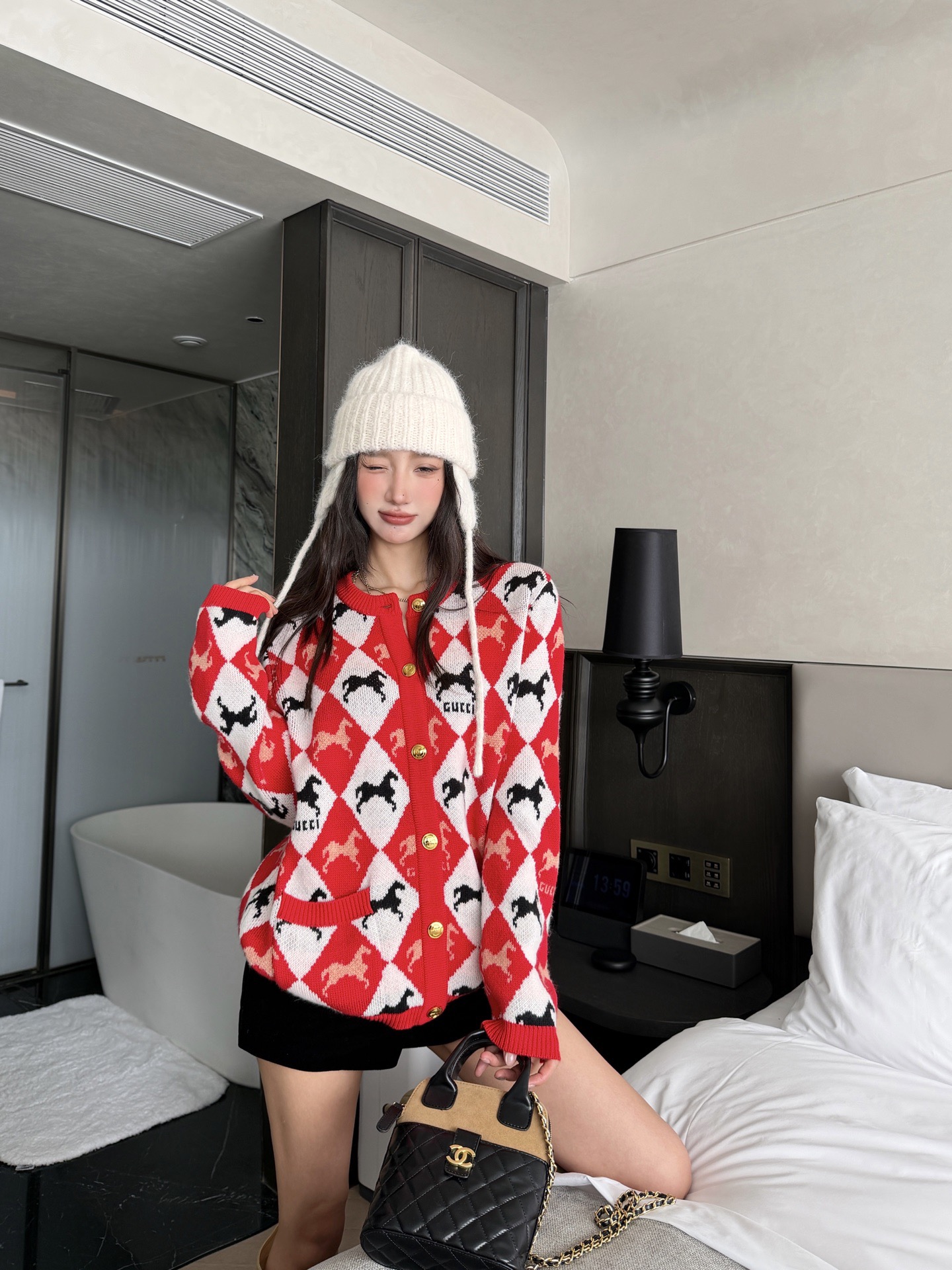 Gucci 구찌 마상 아가일 라운드넥 니트 가디건 10